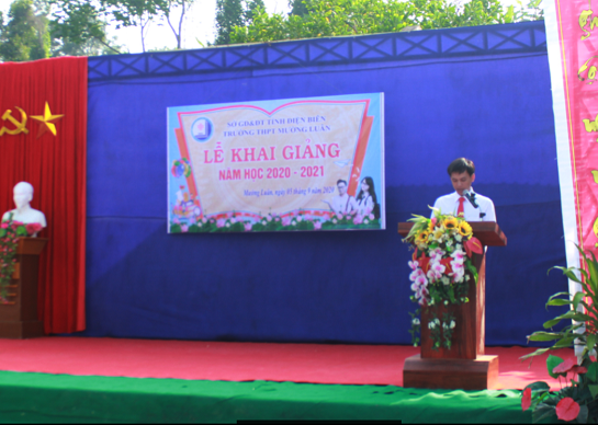 Thạc sỹ Trần Đình Quang. BT Chi bộ, Hiệu trưởng Nhà trường đọc diễn văn 